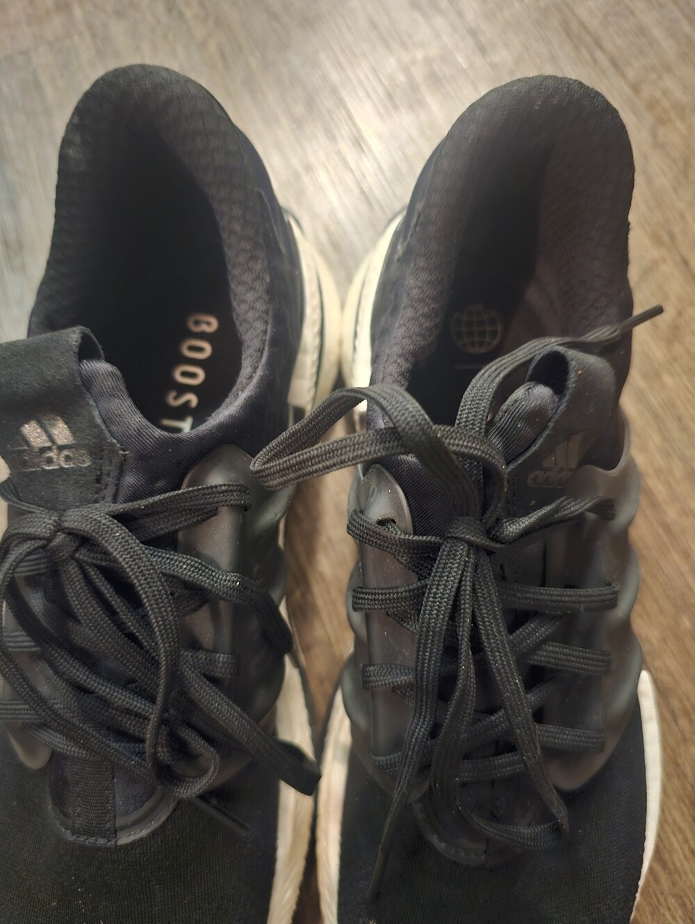ADIDAS.... BOOST - Picture 4 of 5